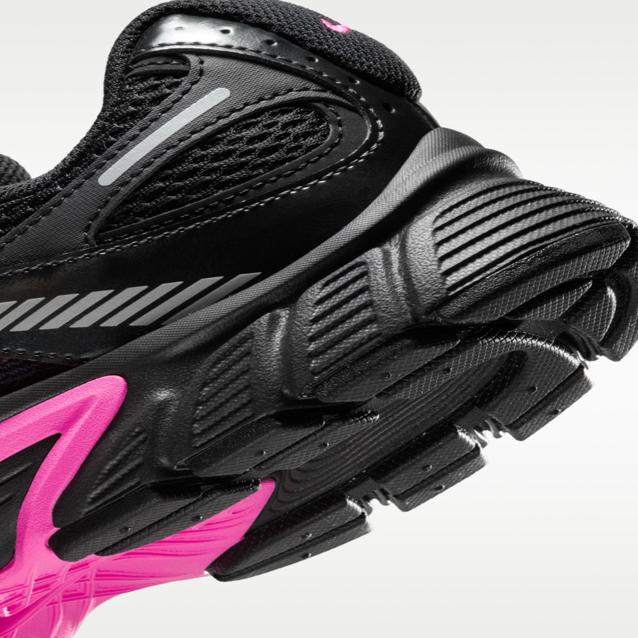 Nike V5 RNR Pink Black