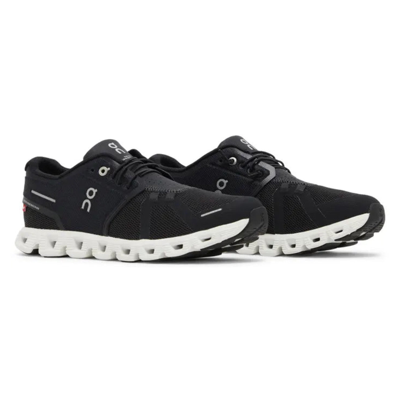 On Running Cloud 5 Black/White